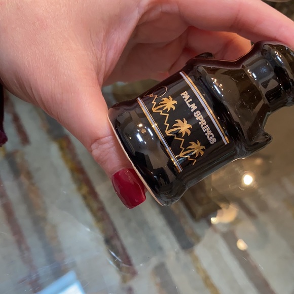 Vintage palm spring sleek black salt pepper shakers - Picture 3 of 8